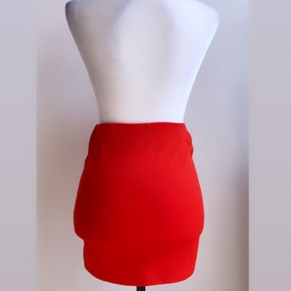 NEW Red Fitted Ribbed Textured Micro Mini Skirt - Picture 2 of 8